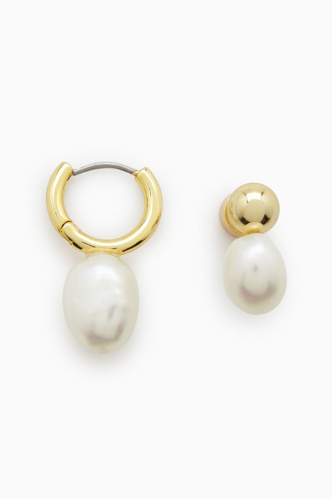 MISMATCHED PEARL EARRINGS Product Image