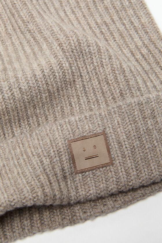 Face logo square beanie Product Image