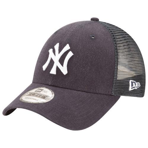 Mens Navy New York Yankees Trucker 9FORTY Adjustable Snapback Hat Product Image