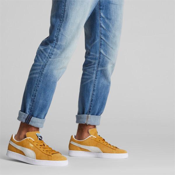 PUMA Suede Classic XXI Sneakers in Yellow Product Image