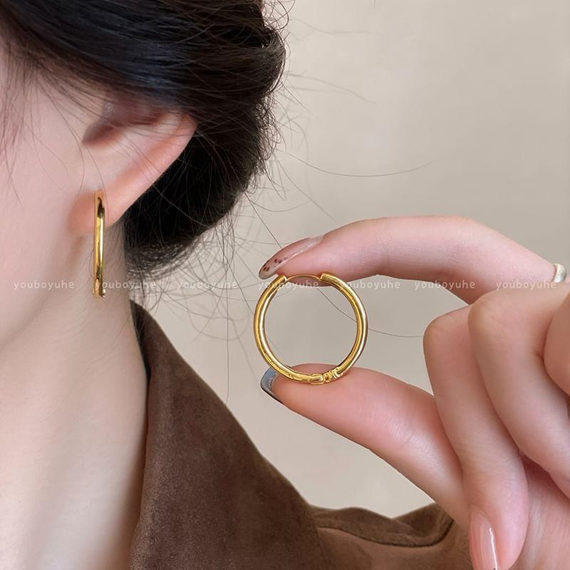 Glossy Hoop Earring Product Image