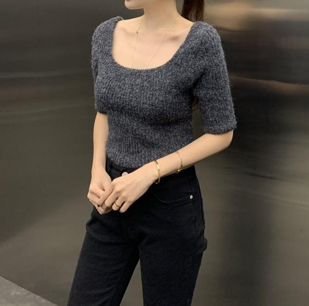 Short Sleeve Scoop Neck Plain Knitted Top Product Image