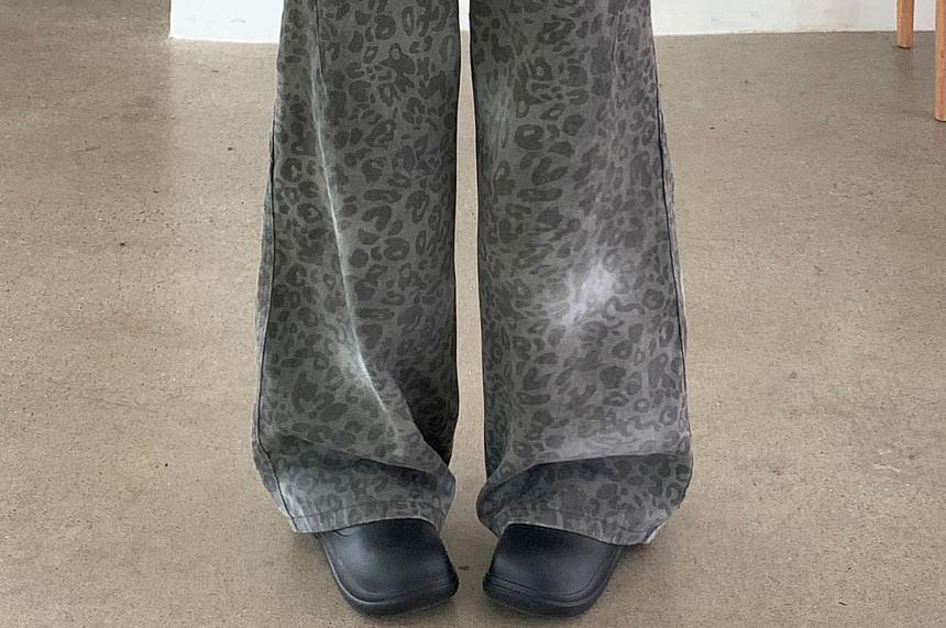 Mid Waist Leopard Print Wide Leg Jeans Product Image