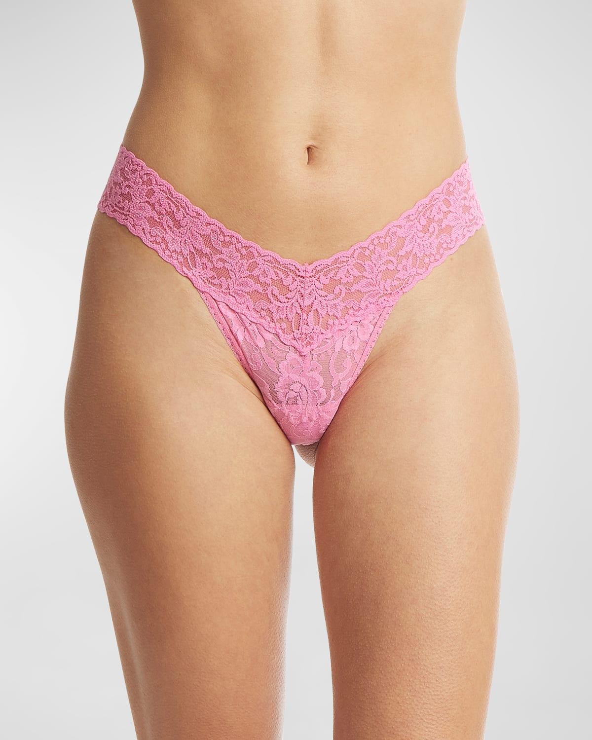 Signature Lace Low-Rise Thong Product Image