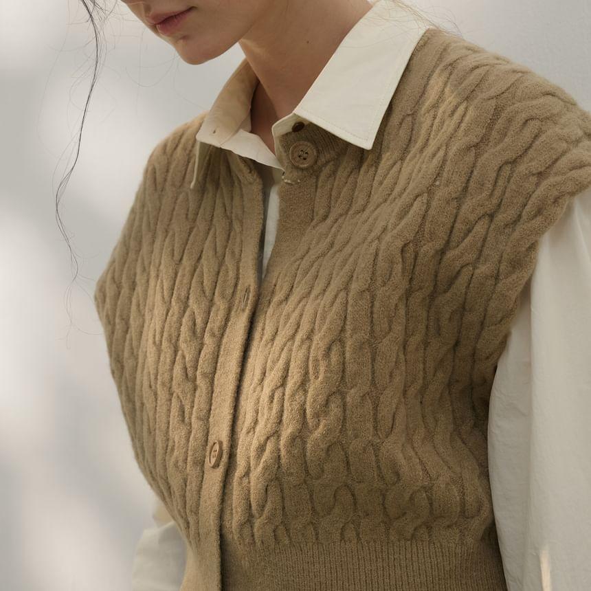 Round Neck Plain Cable Knit Sweater Vest Product Image