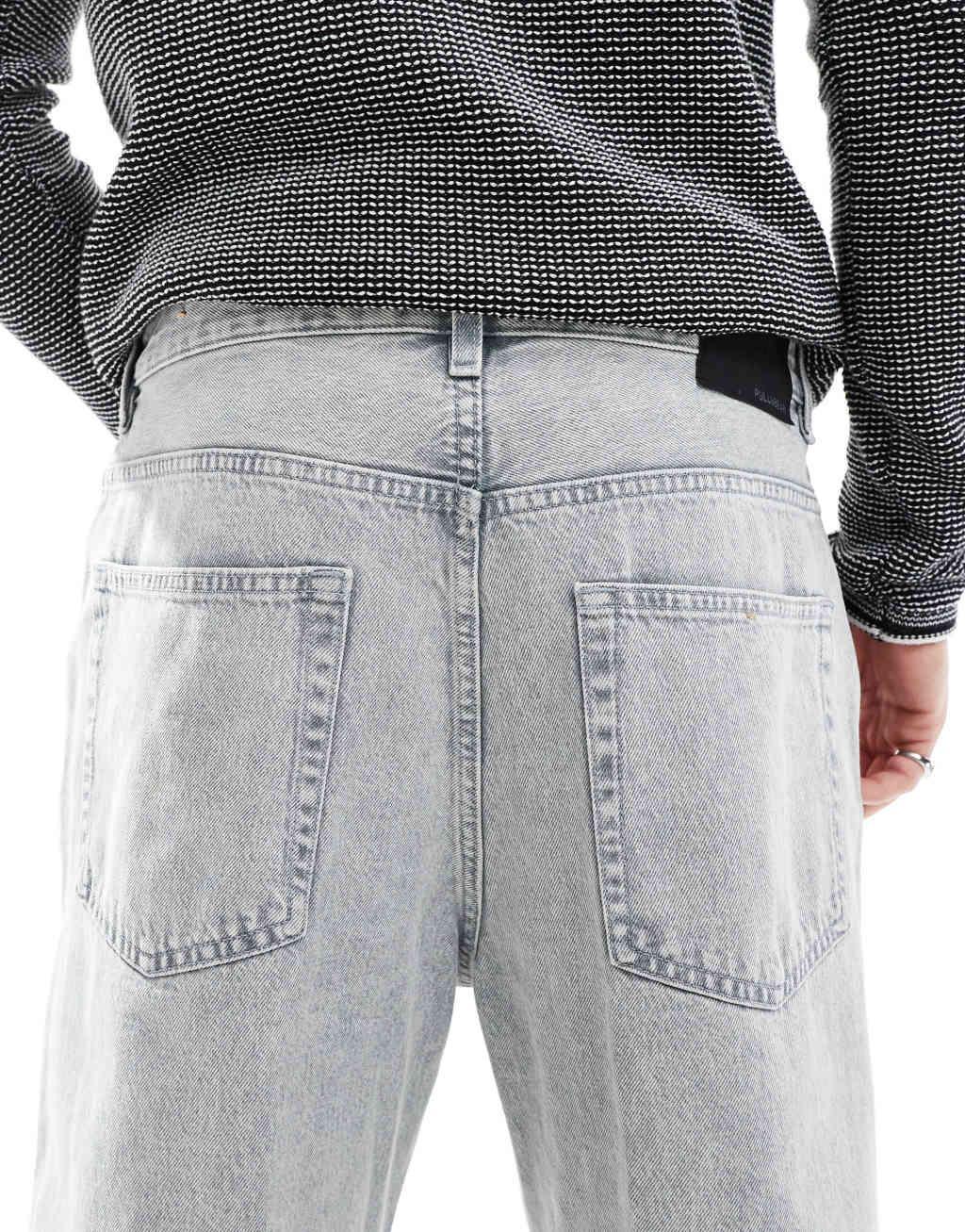 Pull&Bear baggy fit jeans in gray Product Image