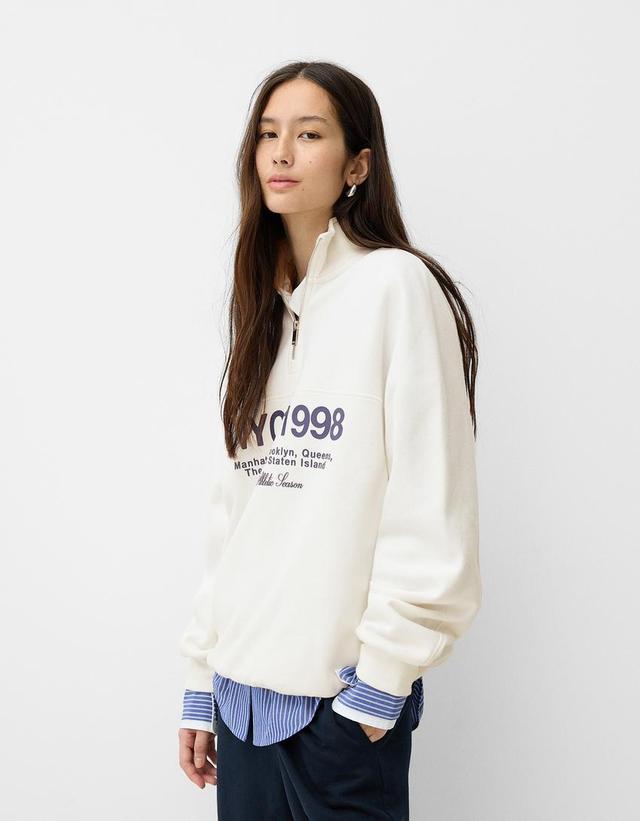 Printed sweatshirt with zipper Product Image