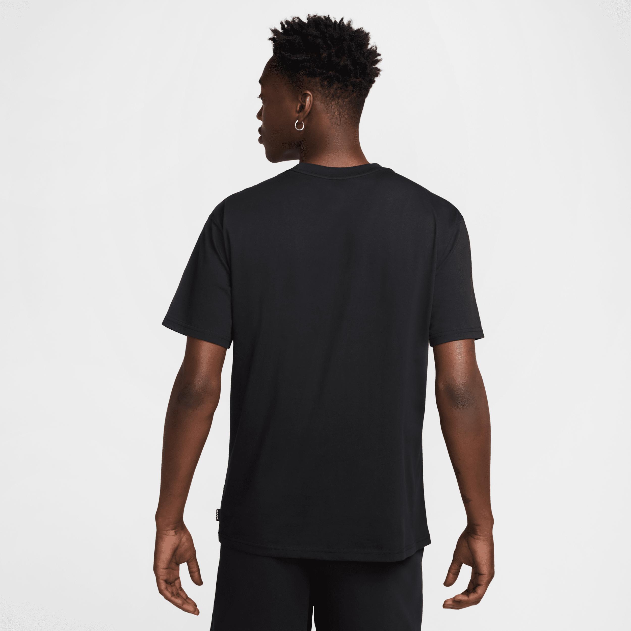 Nike Sportswear Men's Max90 T-Shirt Product Image