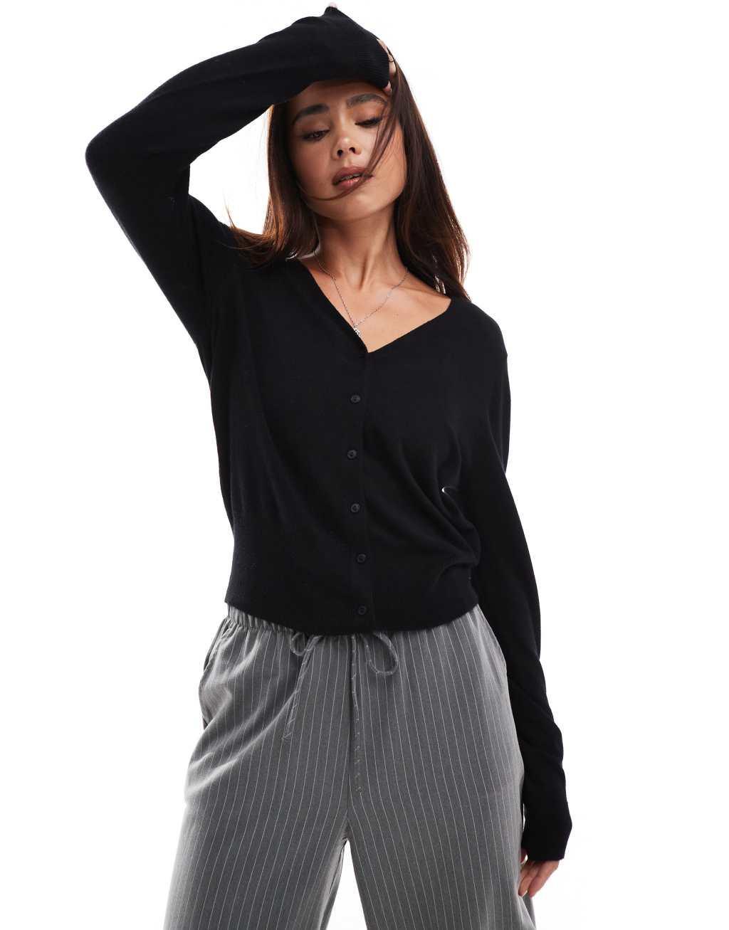 ONLY v-neck light weight knitted cardigan in black Product Image