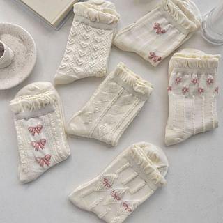 Set of 3 Pairs: Plain Ruffle Trim Socks Product Image