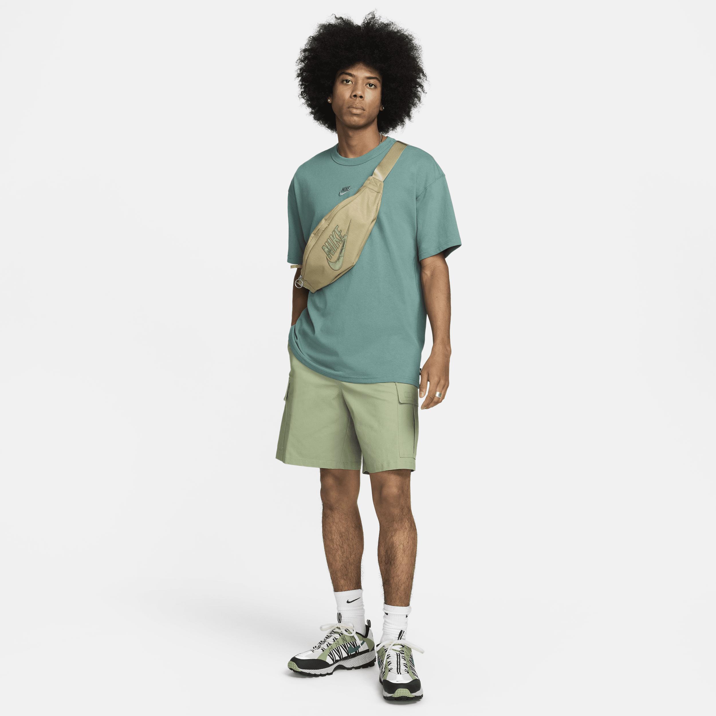 Nike Men's Club Woven Cargo Shorts Product Image