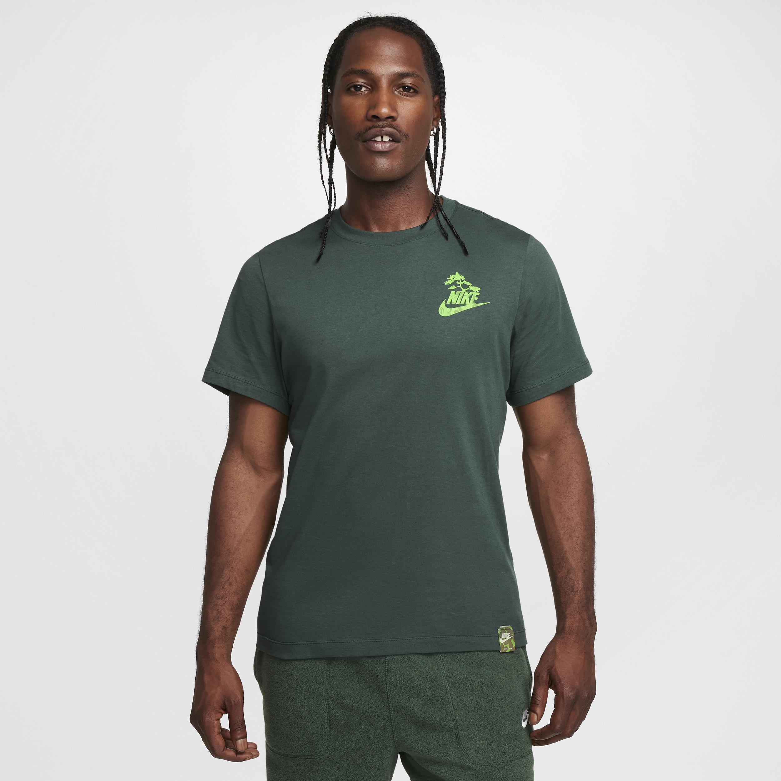 Men's Nike Sportswear Club T-Shirt Product Image