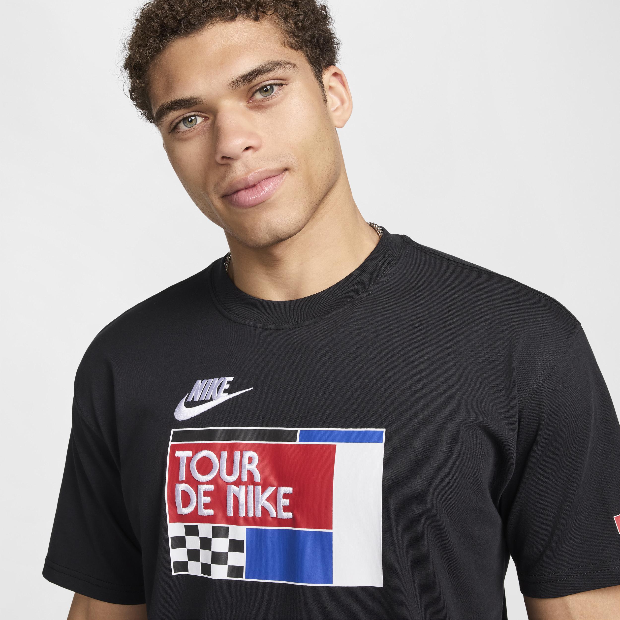 Nike Sportswear Men's T-Shirt Product Image