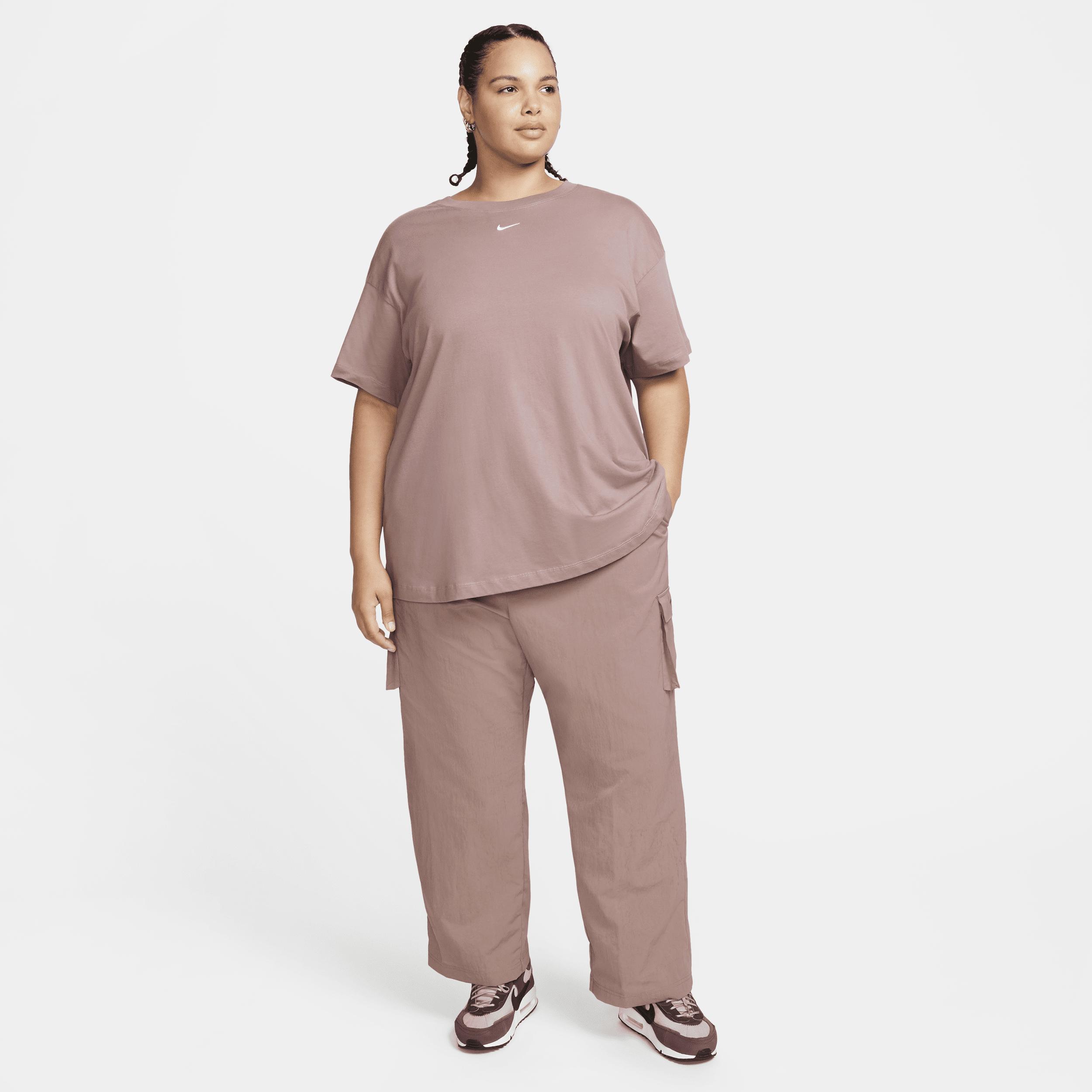 Women's Nike Sportswear Essential High-Waisted Woven Cargo Pants (Plus Size) Product Image