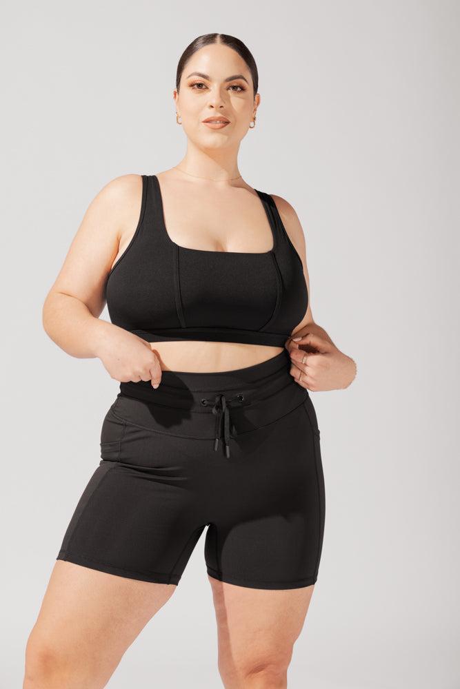 Cargo Booty Short - Black Product Image