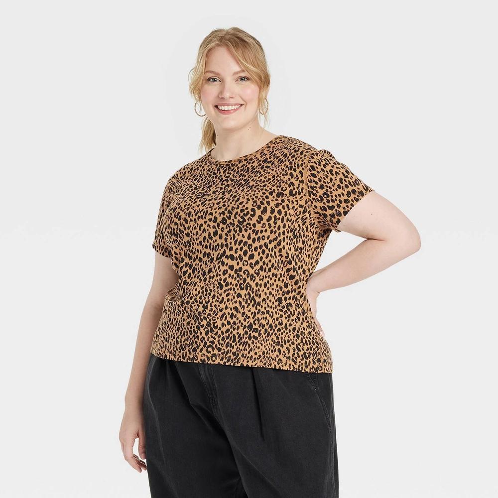 Womens Short Sleeve T-Shirt - Universal Thread Tan Leopard Spot 1X Product Image