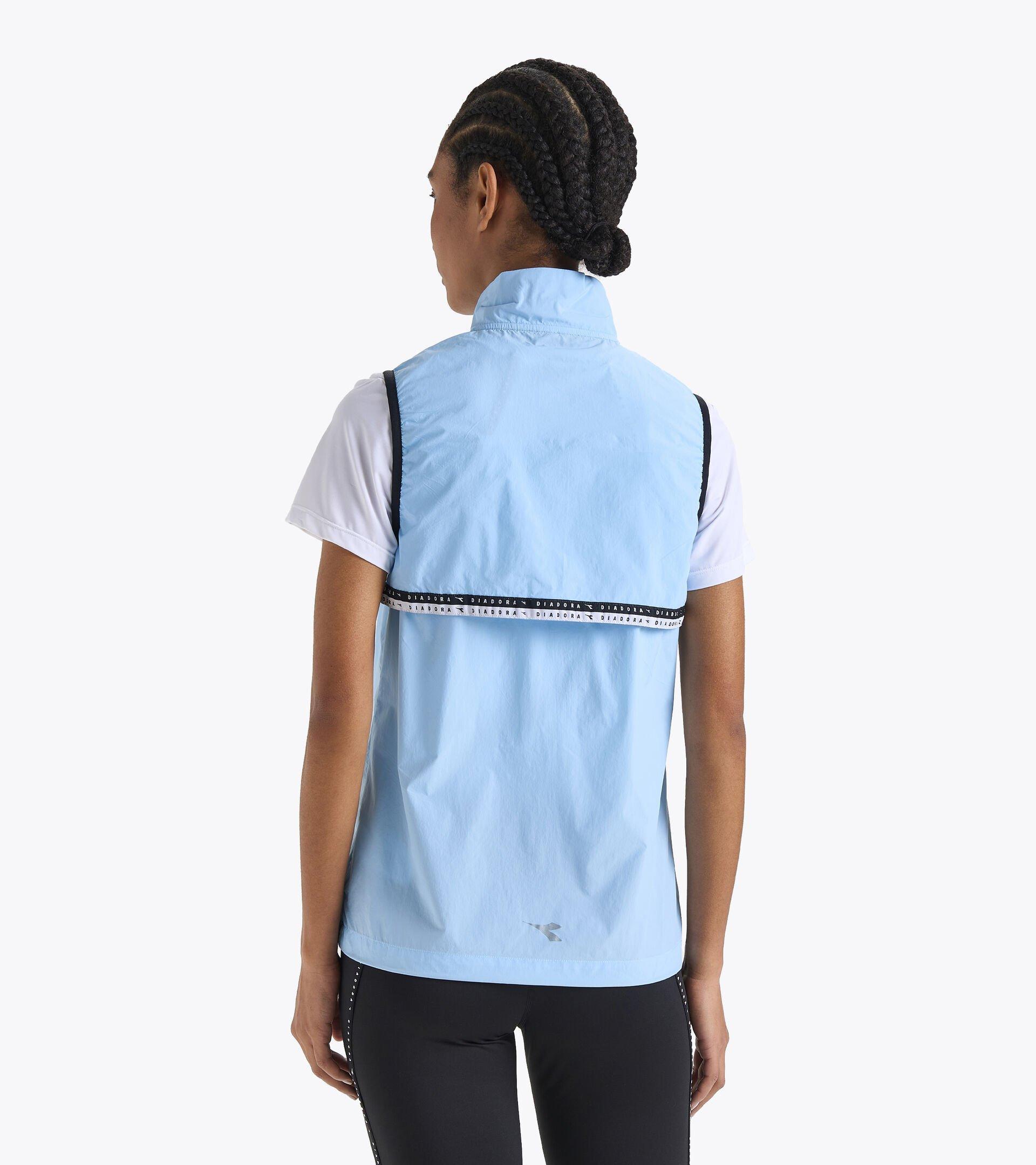 L. PACKABLE VEST Product Image