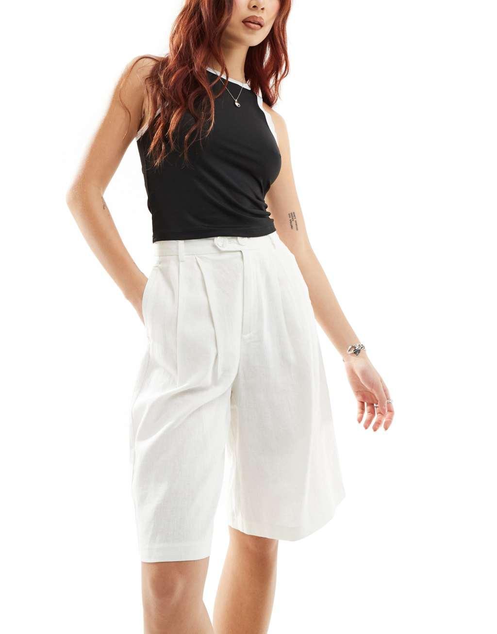 Stradivarius linen look jorts in ecru  Product Image