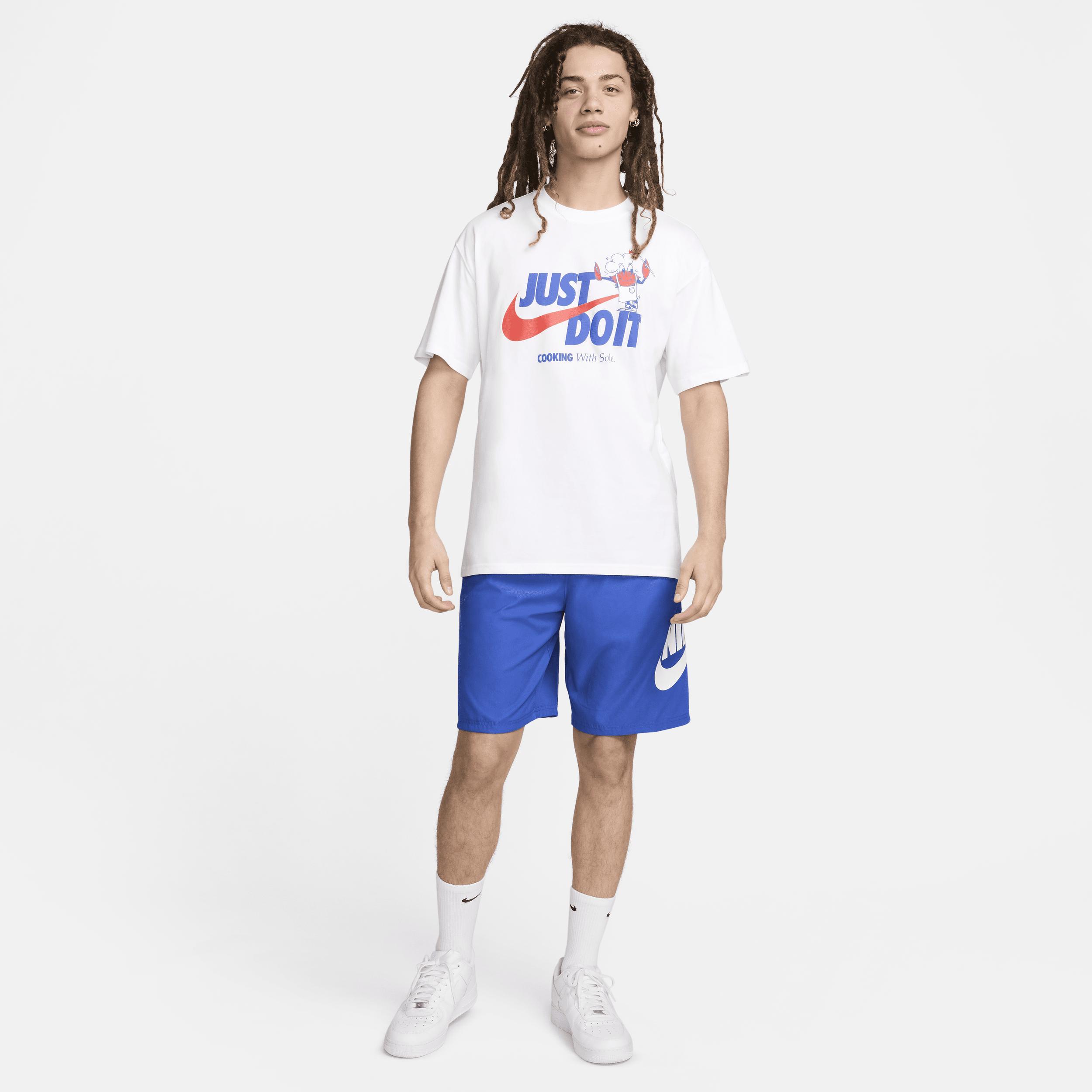 Nike Sportswear Men's Max90 T-Shirt Product Image