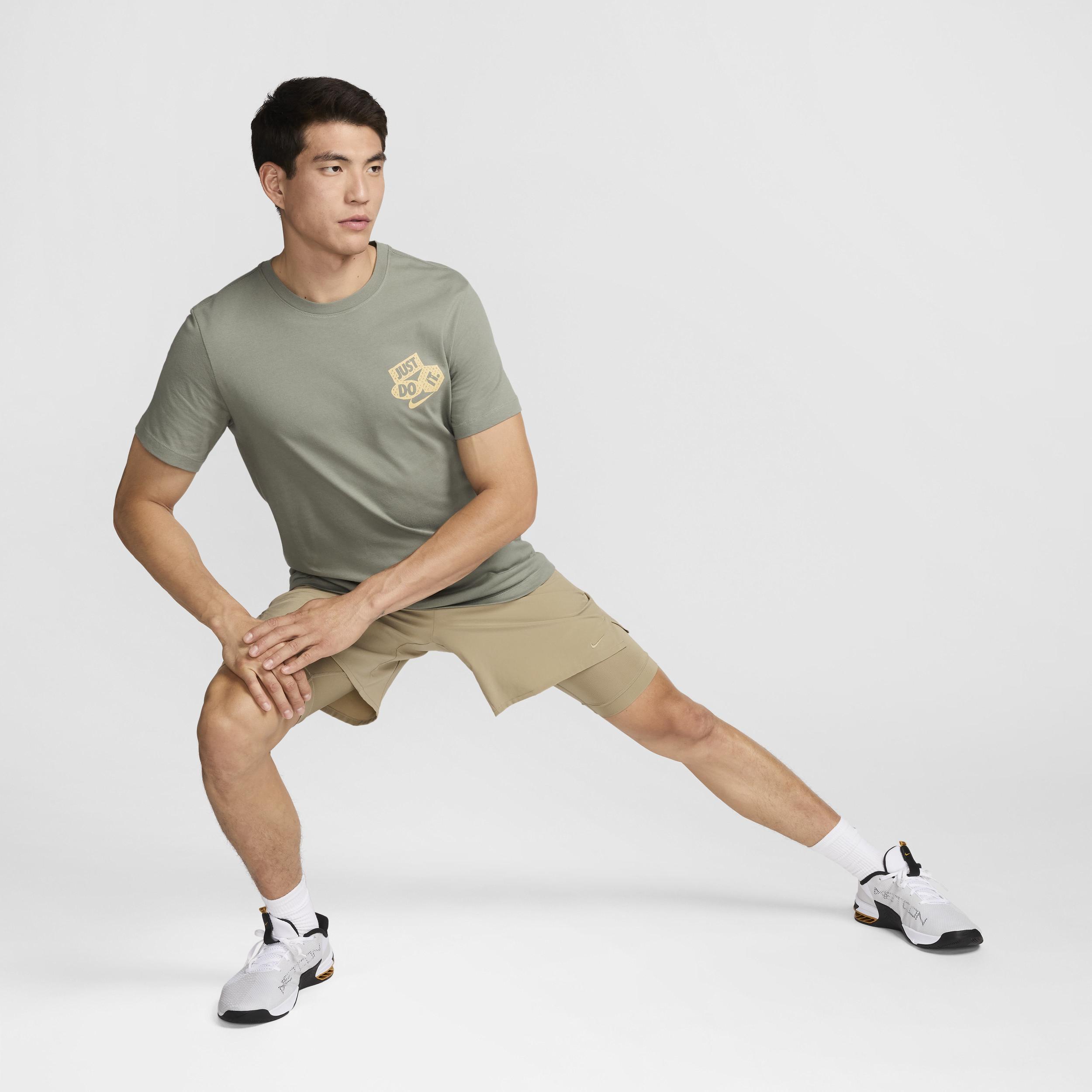 Nike Men's Fitness T-Shirt Product Image