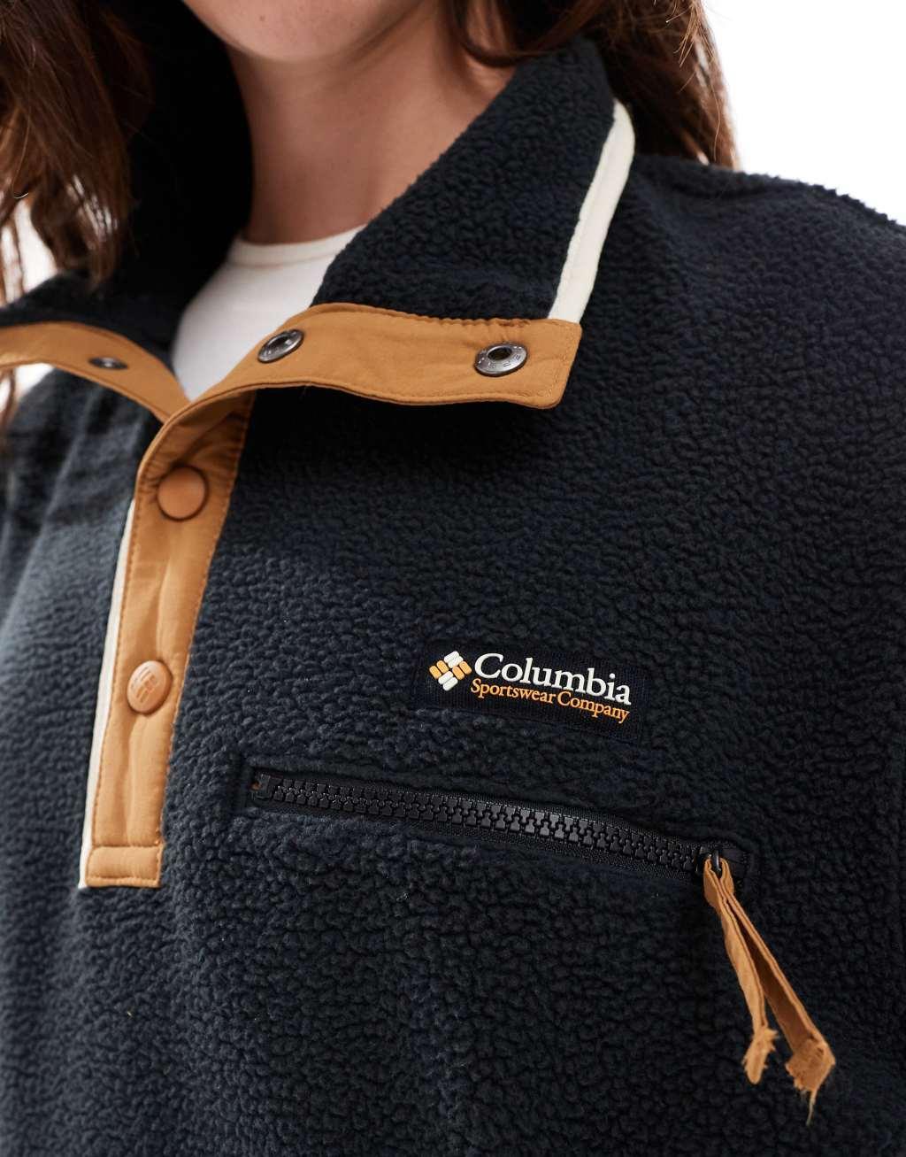 Columbia Helvetia II cropped half snap fleece in black Product Image