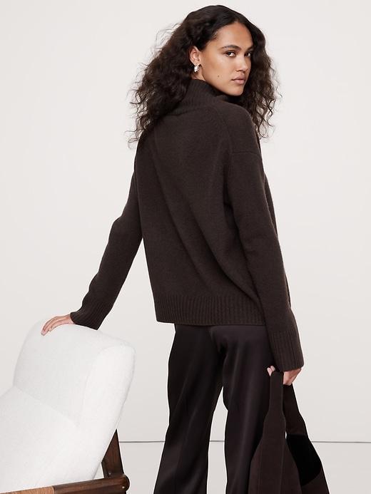 Oversized Midweight Cashmere Turtleneck Sweater Product Image