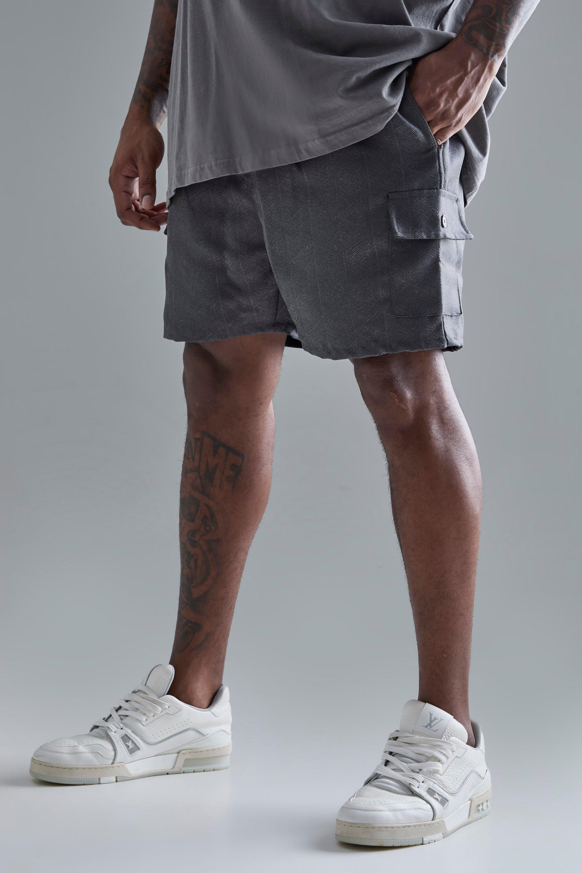 Mens Grey Plus Elasticated Waist Textured Cargo Short In Charcoal, Grey Product Image