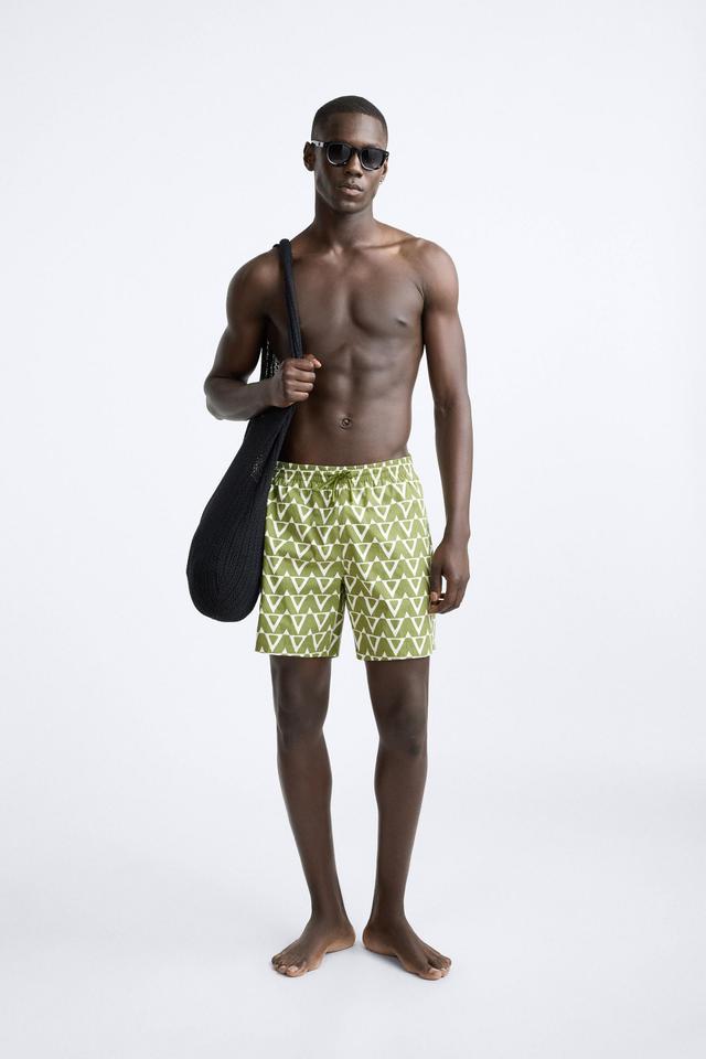 GEOMETRIC PRINT SHORT SWIMMING TRUNKS Product Image