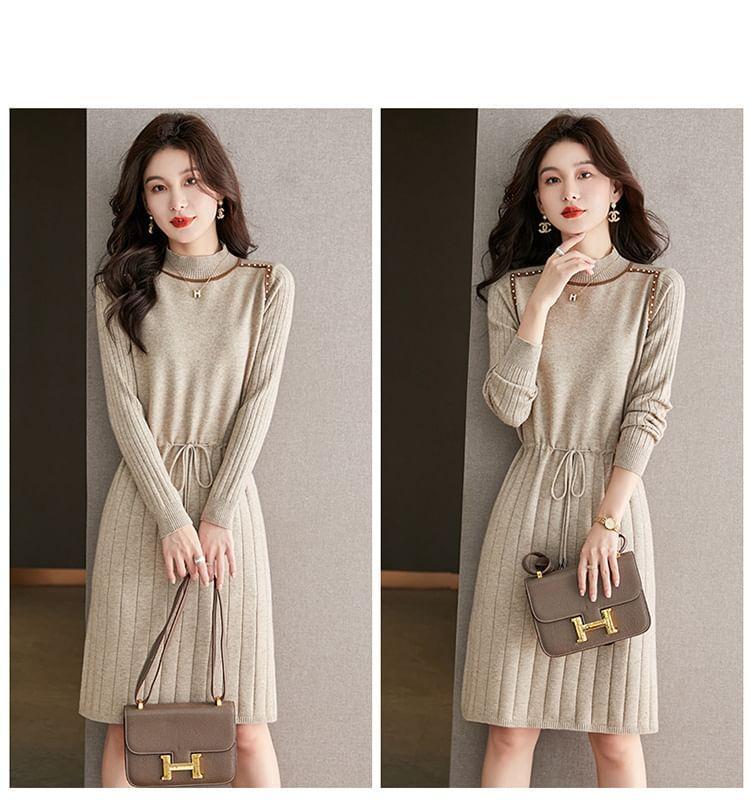 Long-Sleeve Contrast Trim Knit A-Line Pleated Dress Product Image