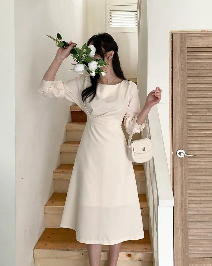 Puff-Sleeve Plain Shirred Midi A-Line Dress Product Image