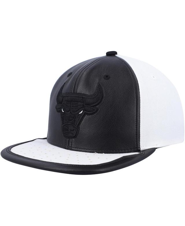 Mens Black and White Chicago Bulls Nba Day One Snapback Hat - Black Product Image