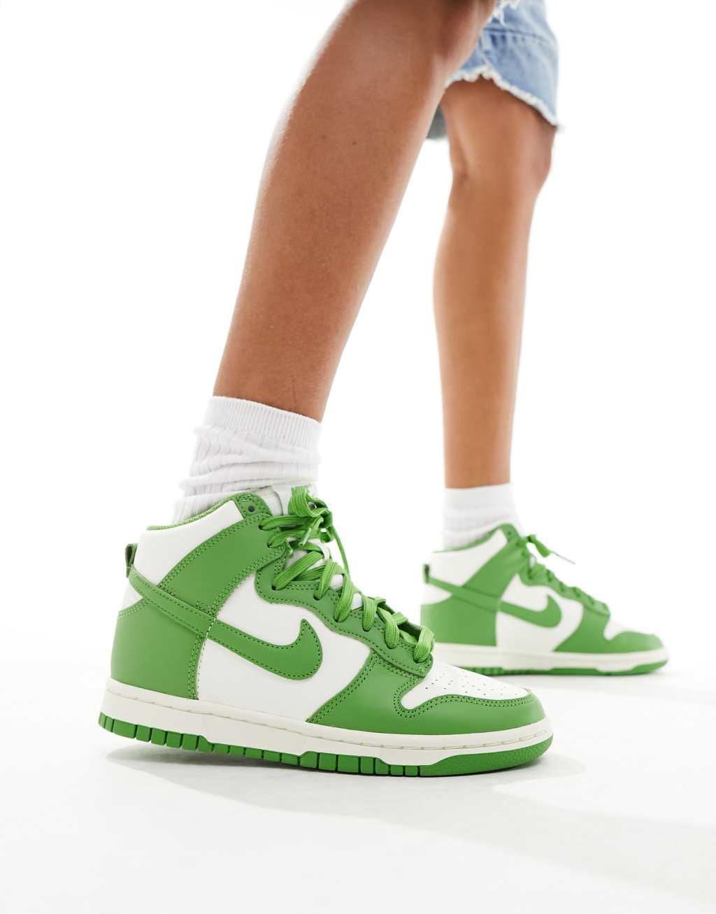 Nike Dunk High sneakers in green Product Image