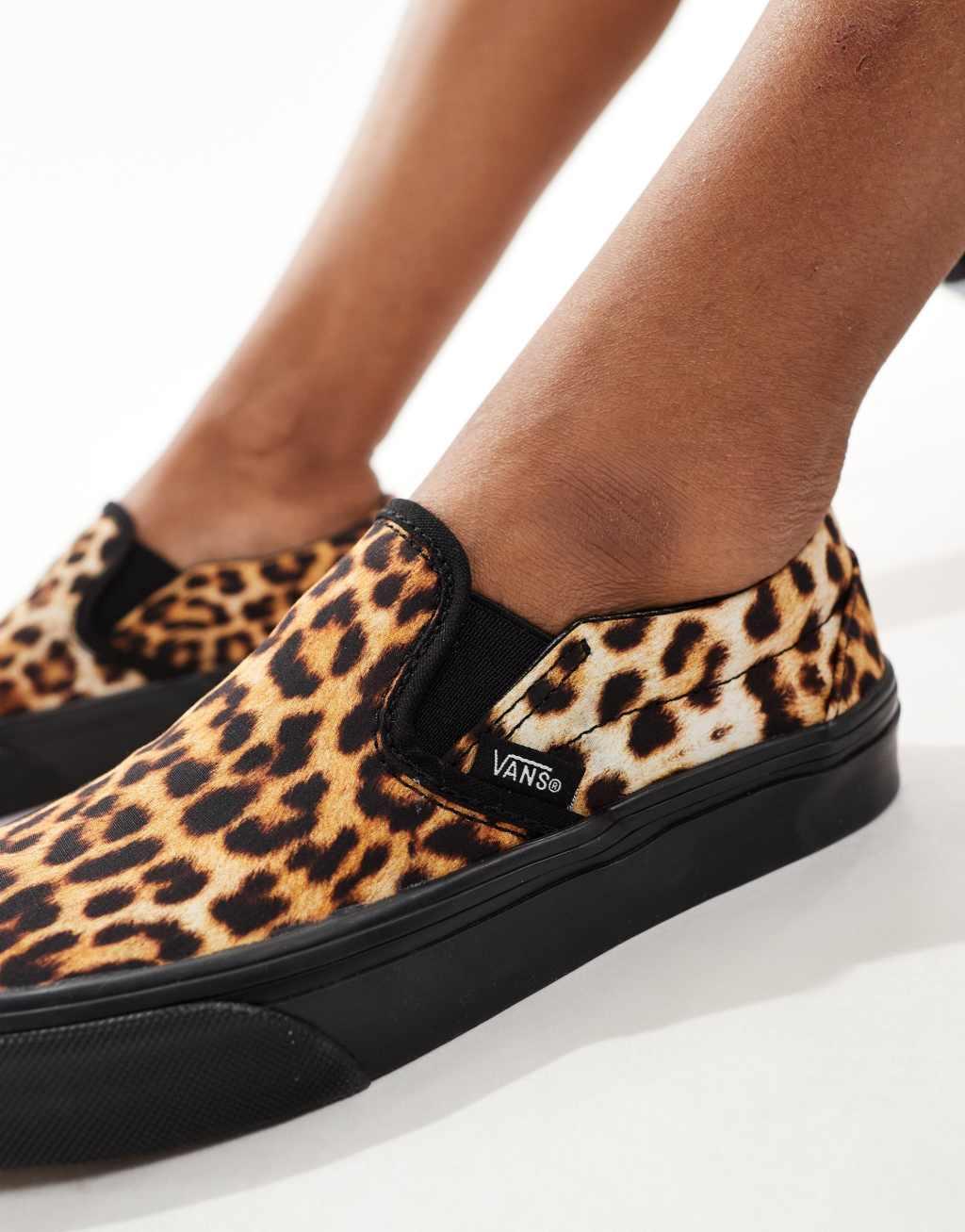 Vans Classic slip on sneakers in leopard print Product Image