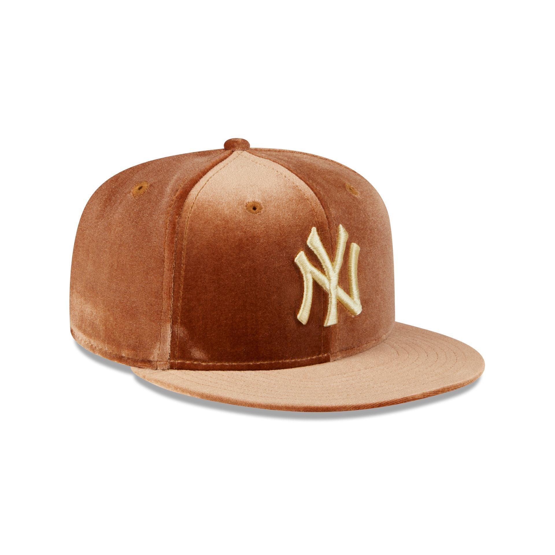 New York Yankees Vintage Velvet 59FIFTY Fitted Hat Male Product Image