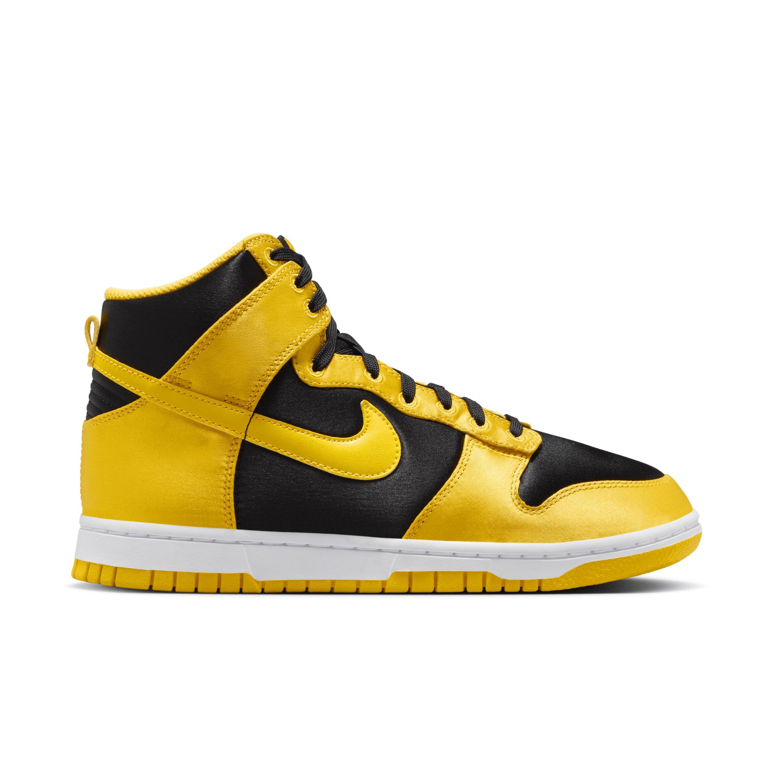 Nike Women's Dunk High Shoes Product Image