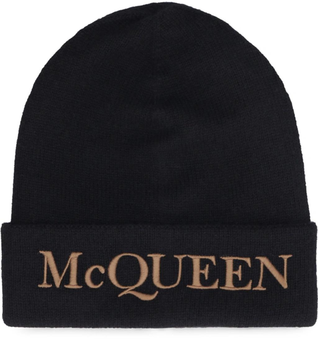 Embroidered Logo Cuffed Cashmere Beanie In Black Product Image