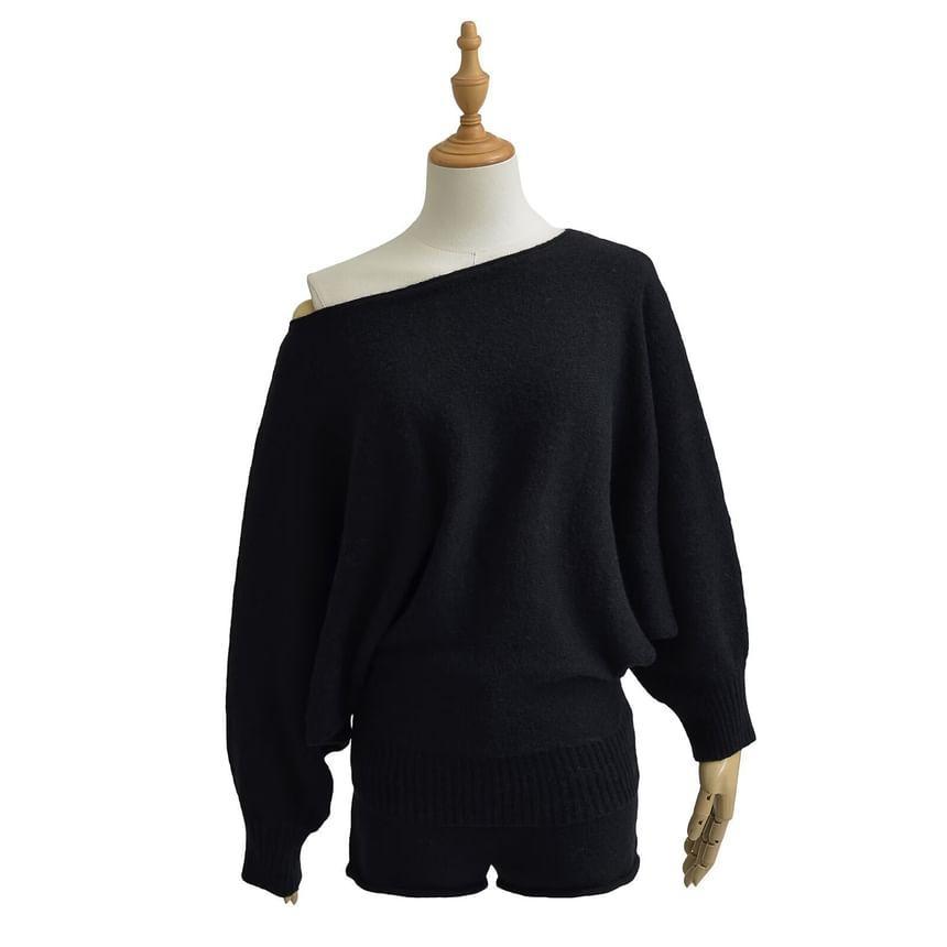 Puff-Sleeve Boat Neck Plain Sweater / Low Rise Shorts Product Image