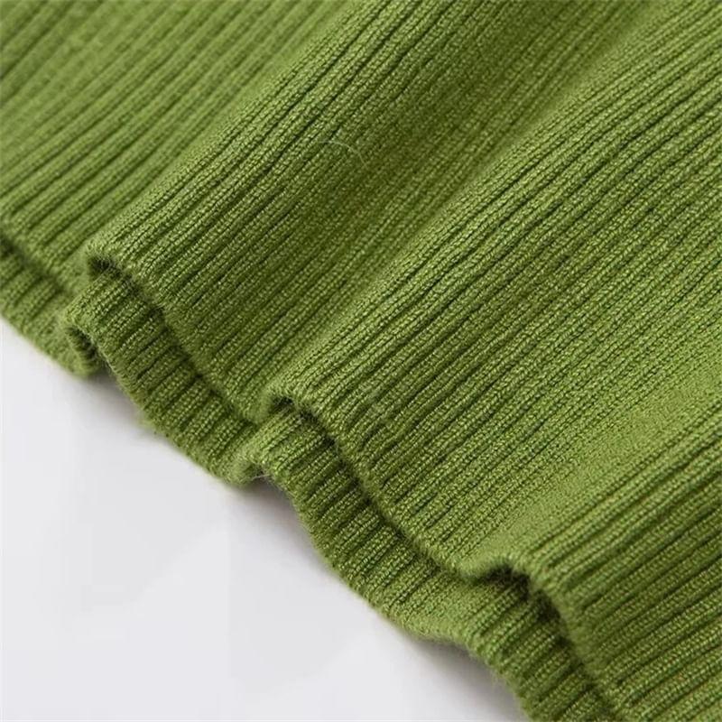 V-Neck Contrast Trim Crop Sweater Product Image