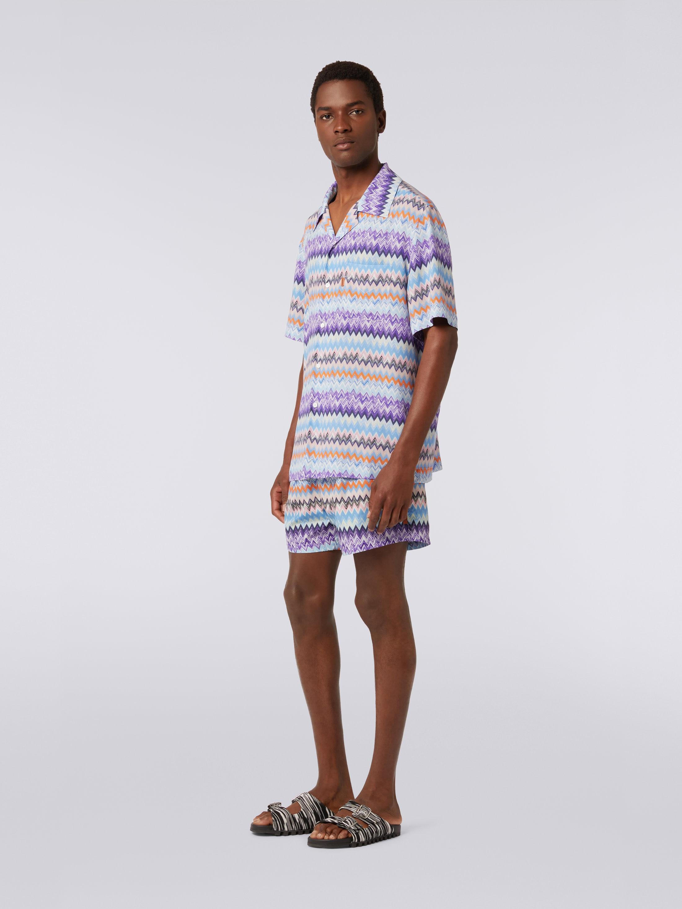 Short-sleeved chevron viscose bowling shirt Product Image