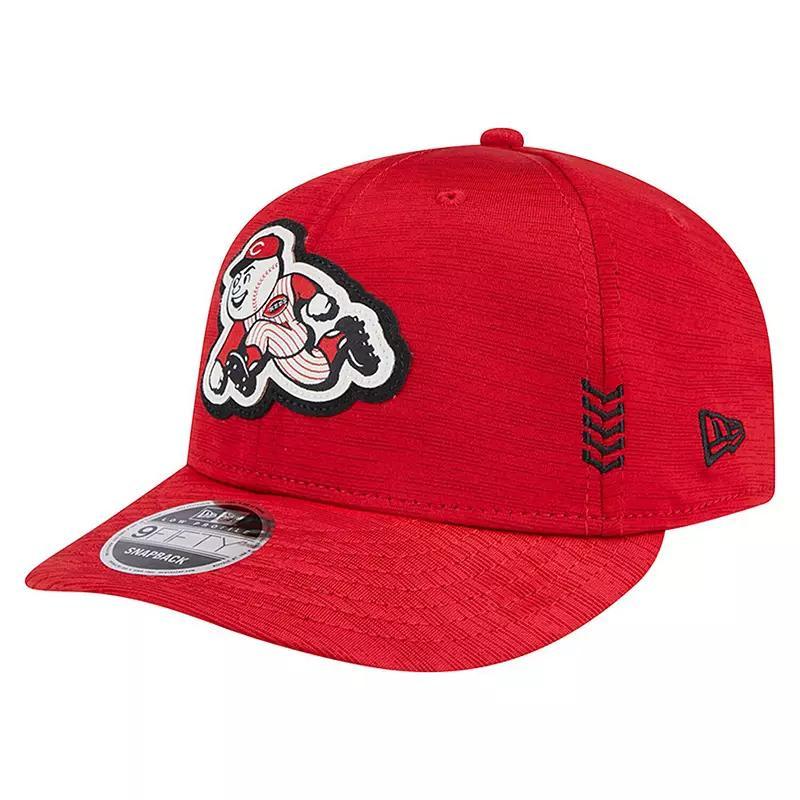 Mens New Era Red Cincinnati Reds 2024 Clubhouse Low Profile 9FIFTY Snapback Hat Product Image