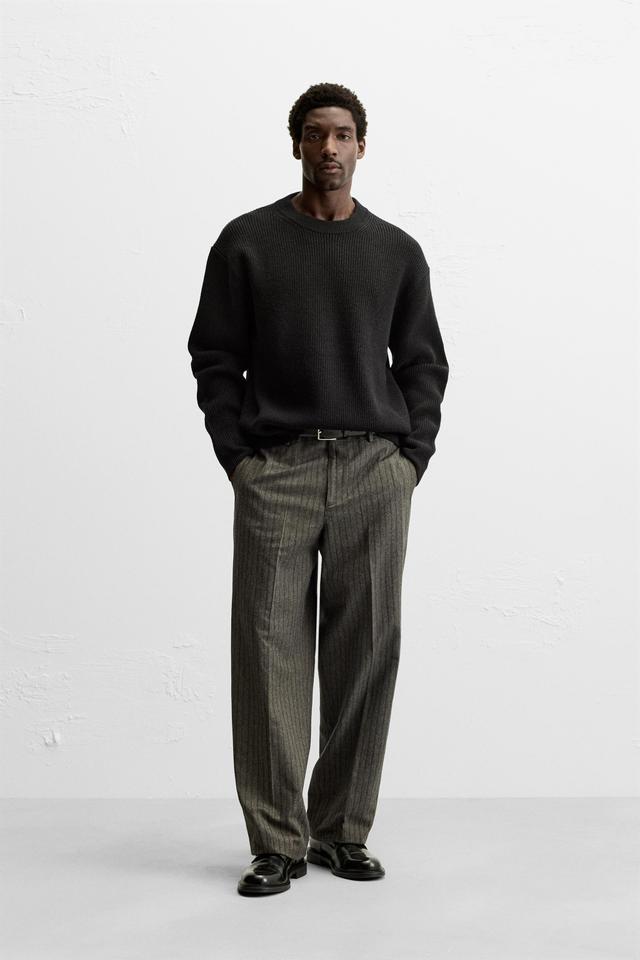 BOXY FIT SWEATER Product Image