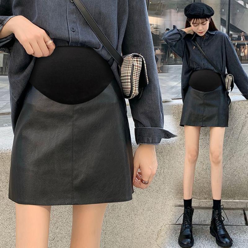 Maternity Elastic Waist Plain Faux Leather Mini A-Line Skirt Product Image