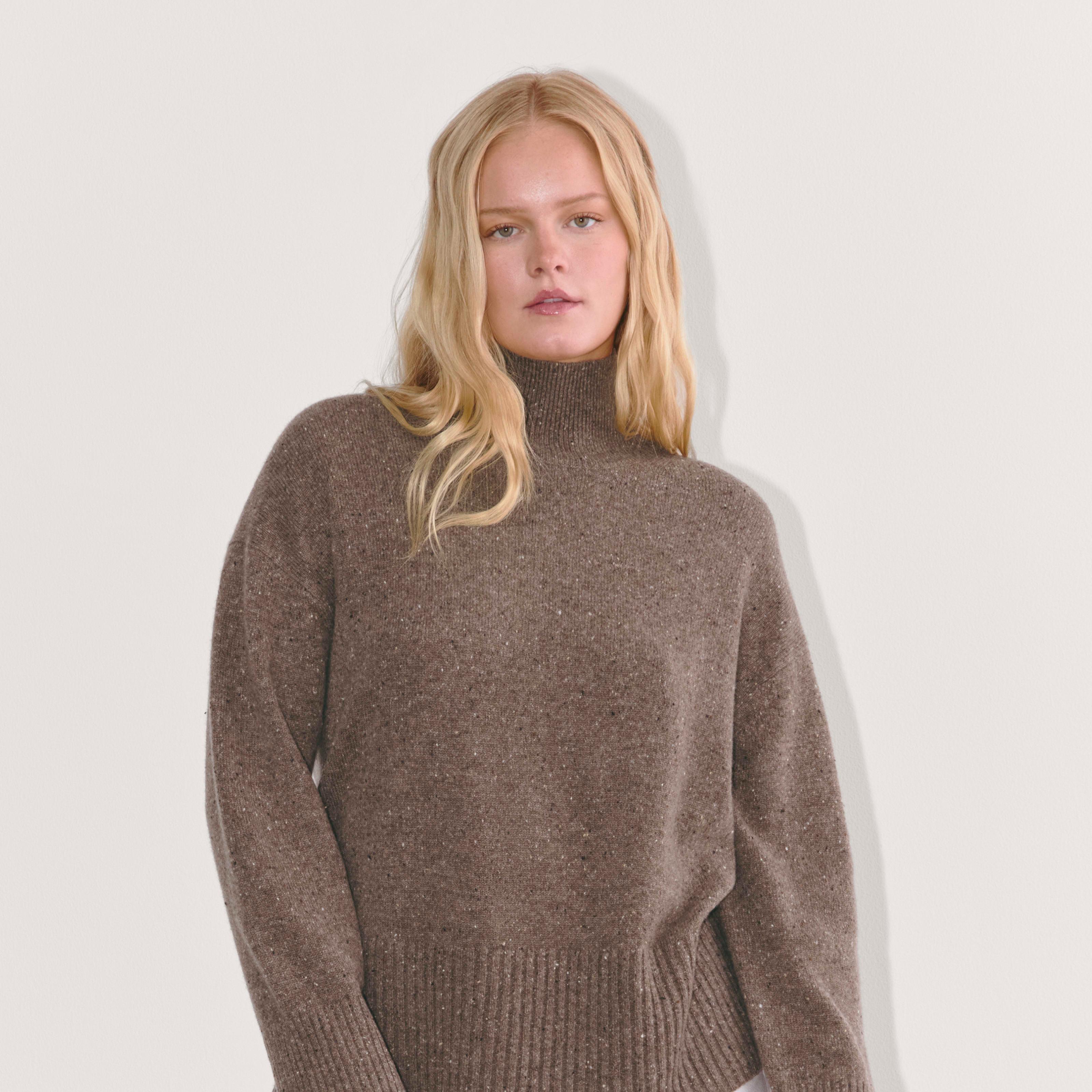 The Boxy Turtleneck in Cashmere Product Image