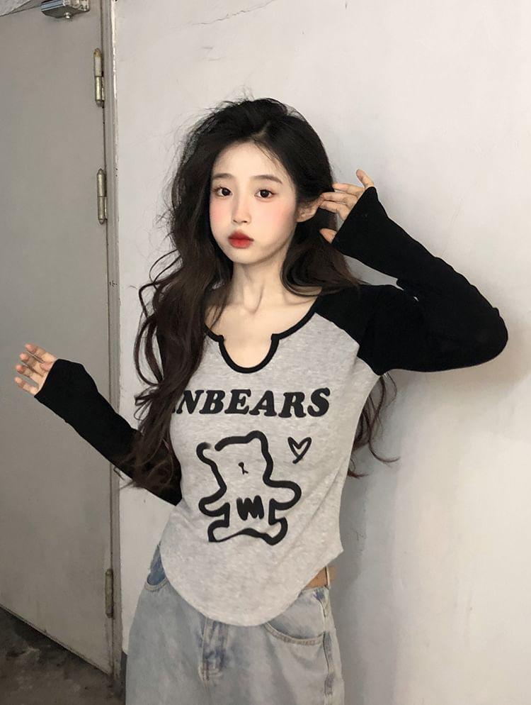 Long-Sleeve Notch Neck Bear Print Raglan Asymmetrical Crop Tee Product Image