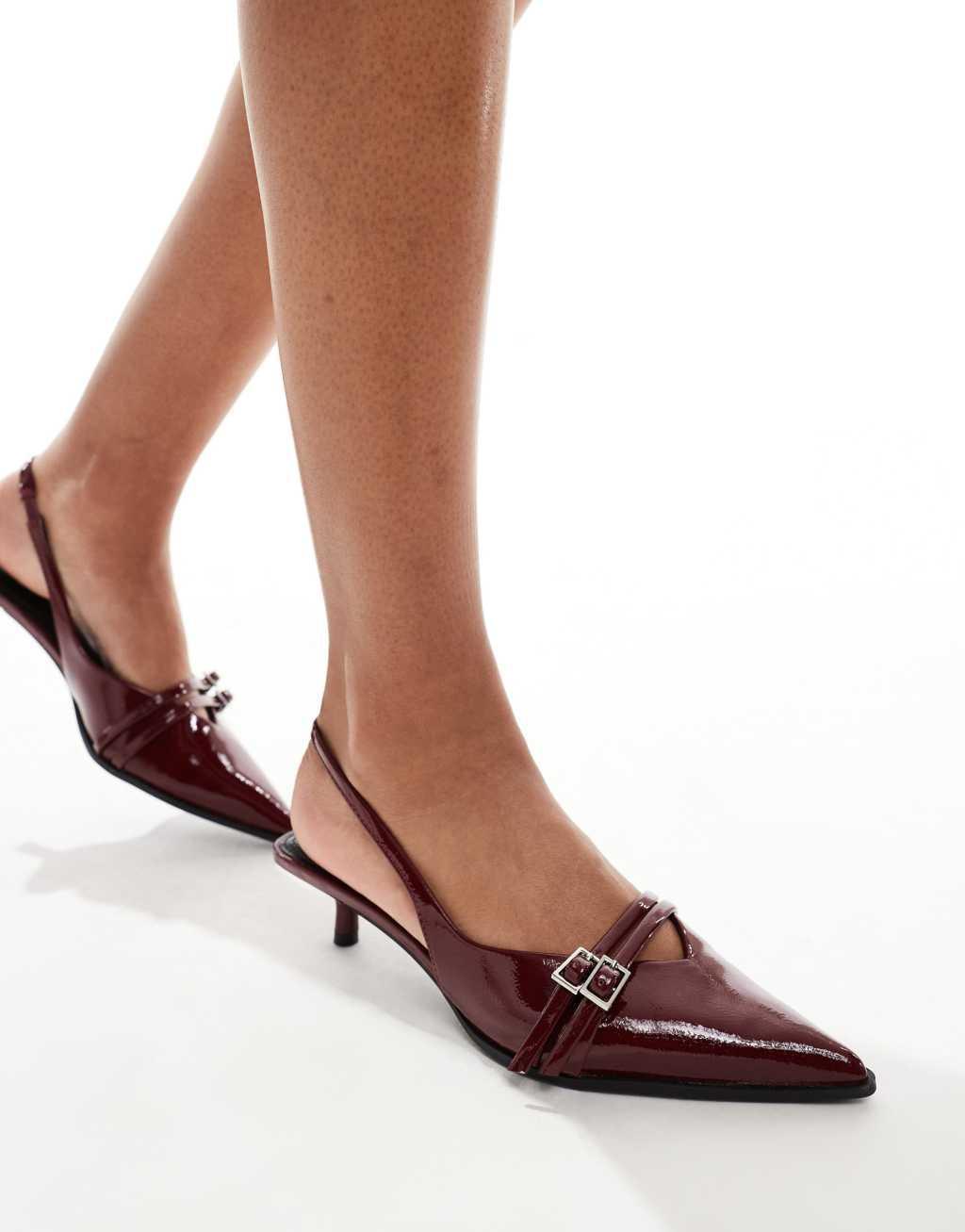 Bershka buckle detail heeled pumps in burgundy Product Image