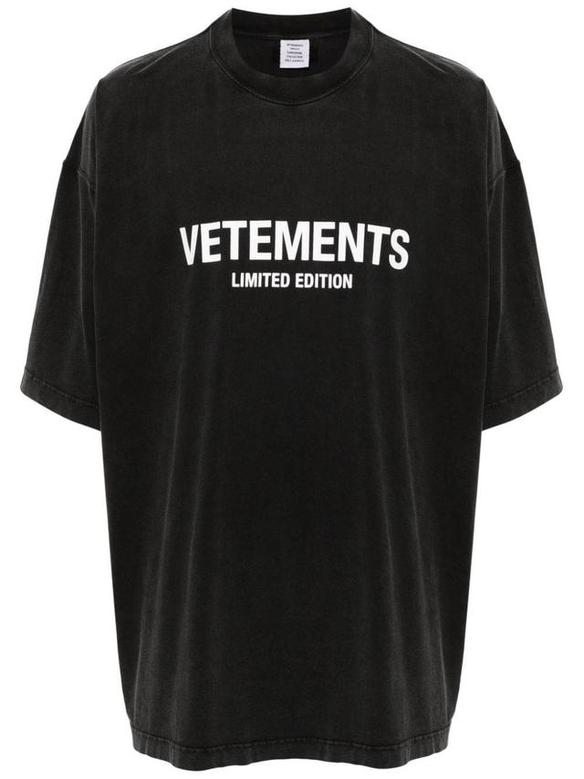 VETEMENTS Logo-print Cotton T-shirt In Black Product Image