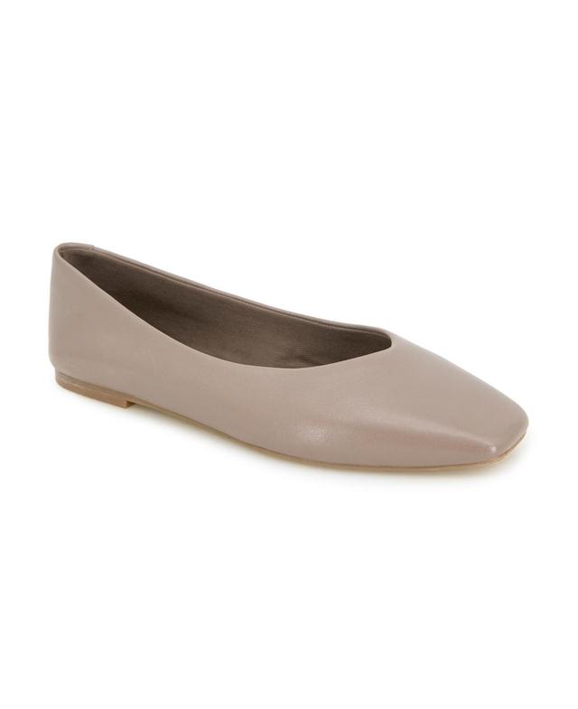 Kenneth Cole New York Womens Johanna Square Toe Ballet Flats Product Image