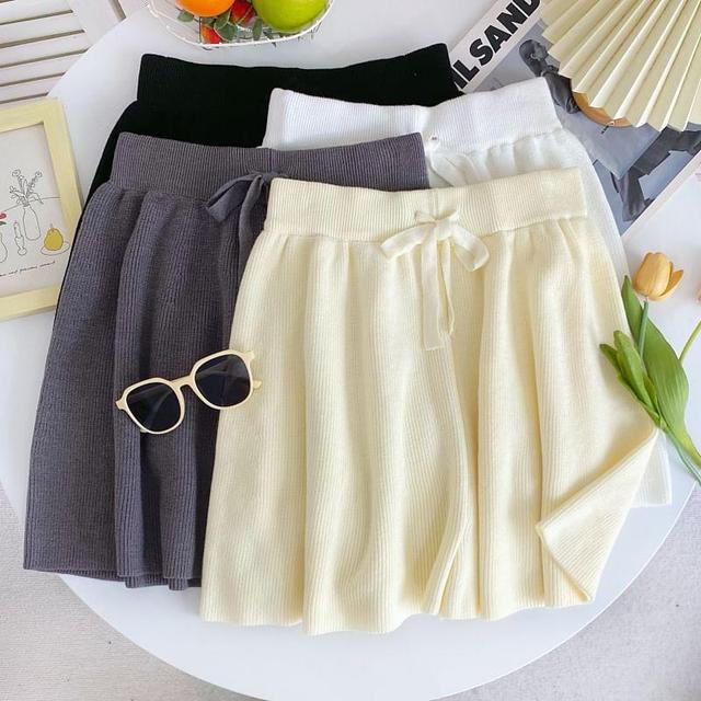 Drawstring Waist Plain Ribbed Knit Shorts Product Image