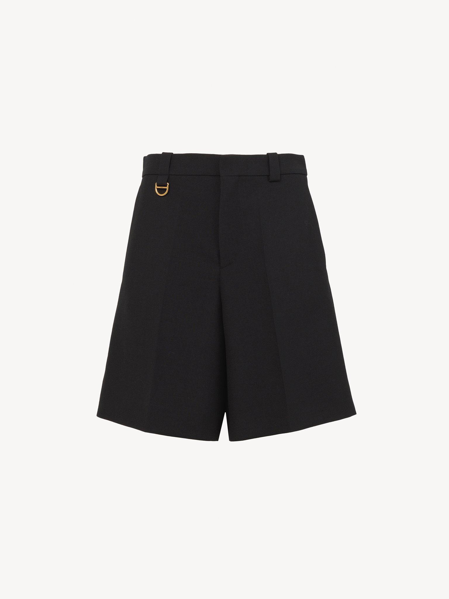 Tailored shorts in wool crêpe Product Image