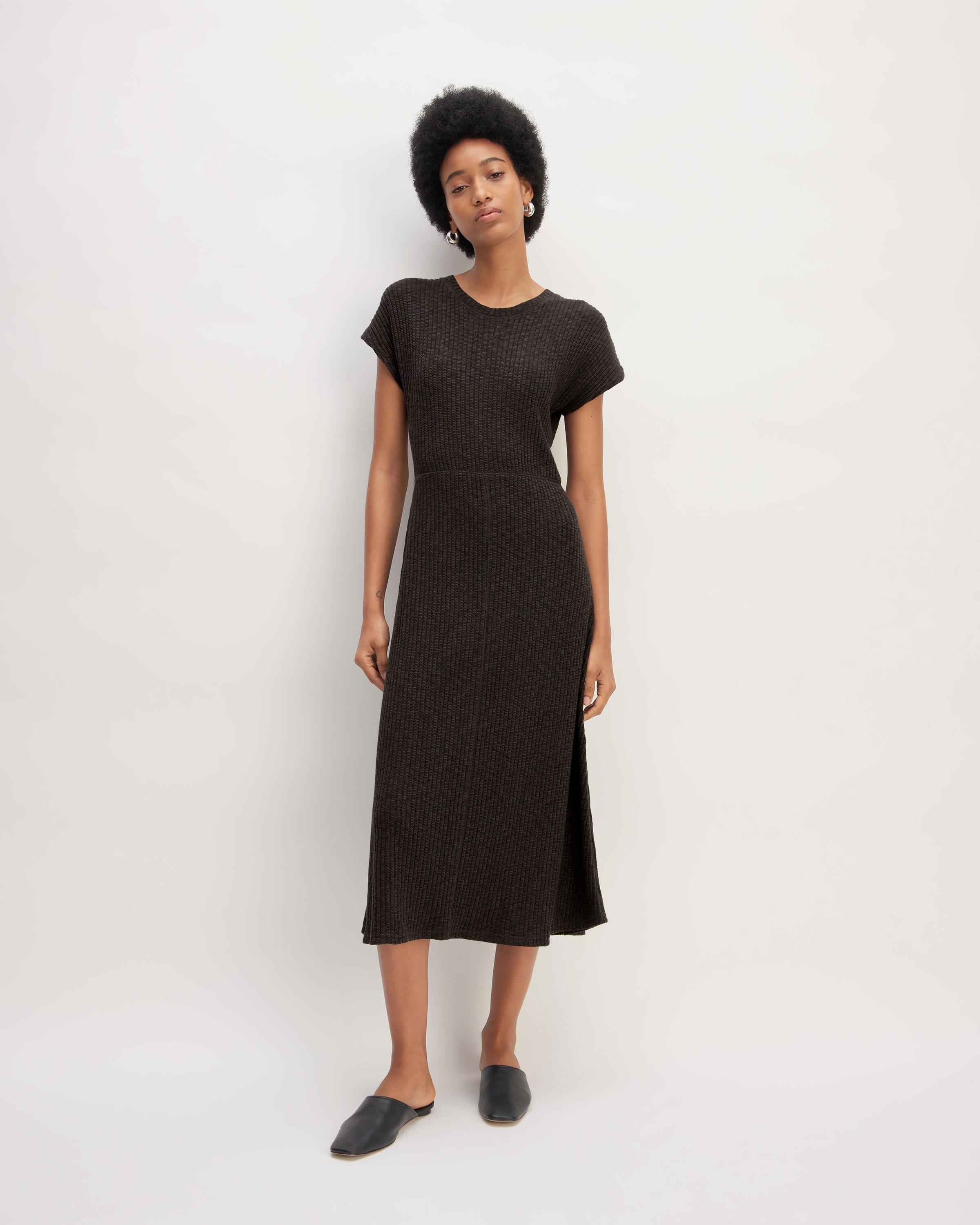 The Rib-Knit Cap-Sleeve Midi Dress Product Image